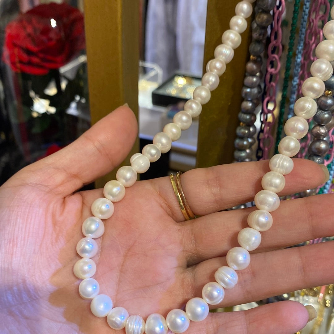516 Collar de perlas claras medio grandes