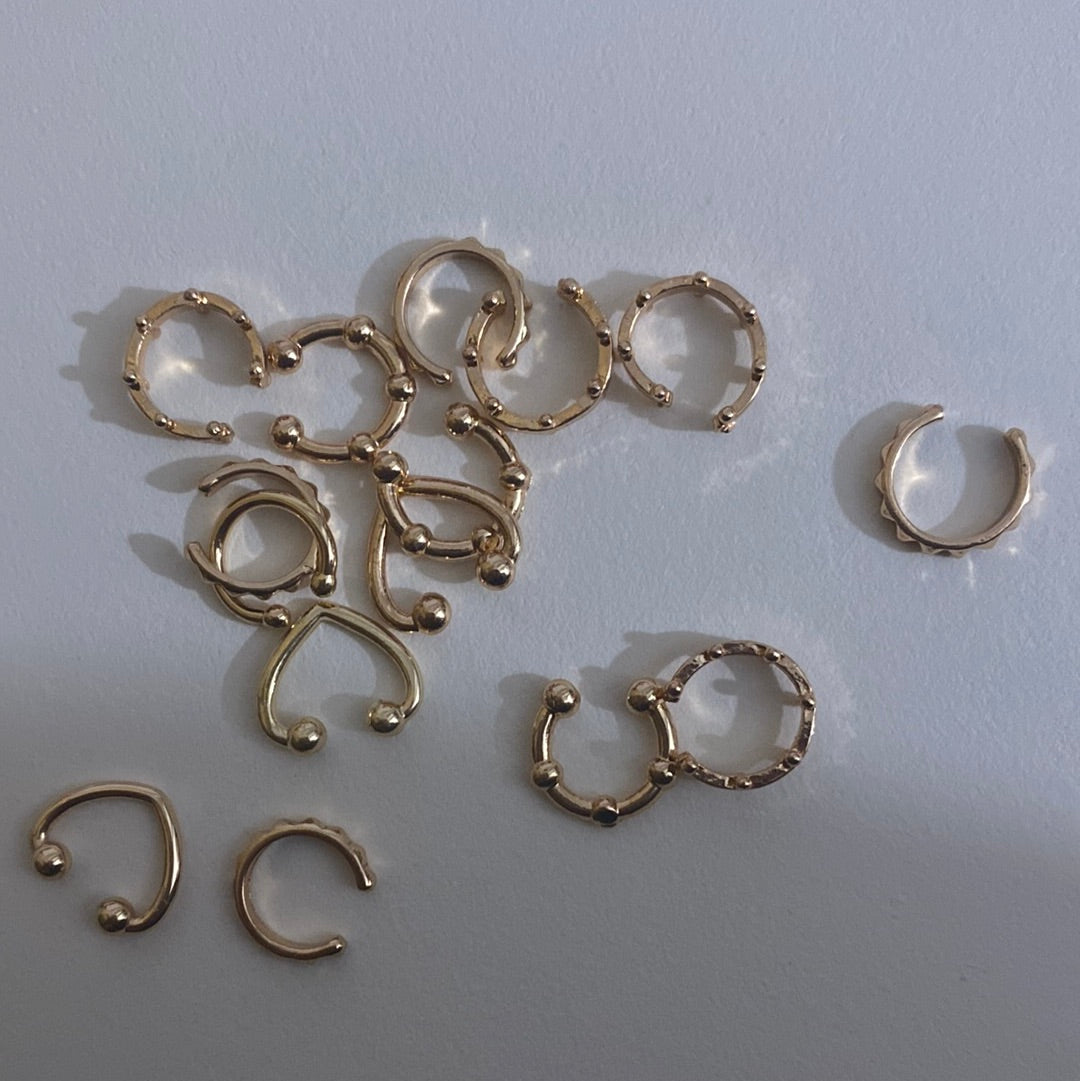570 Ear cuff pequeños variados