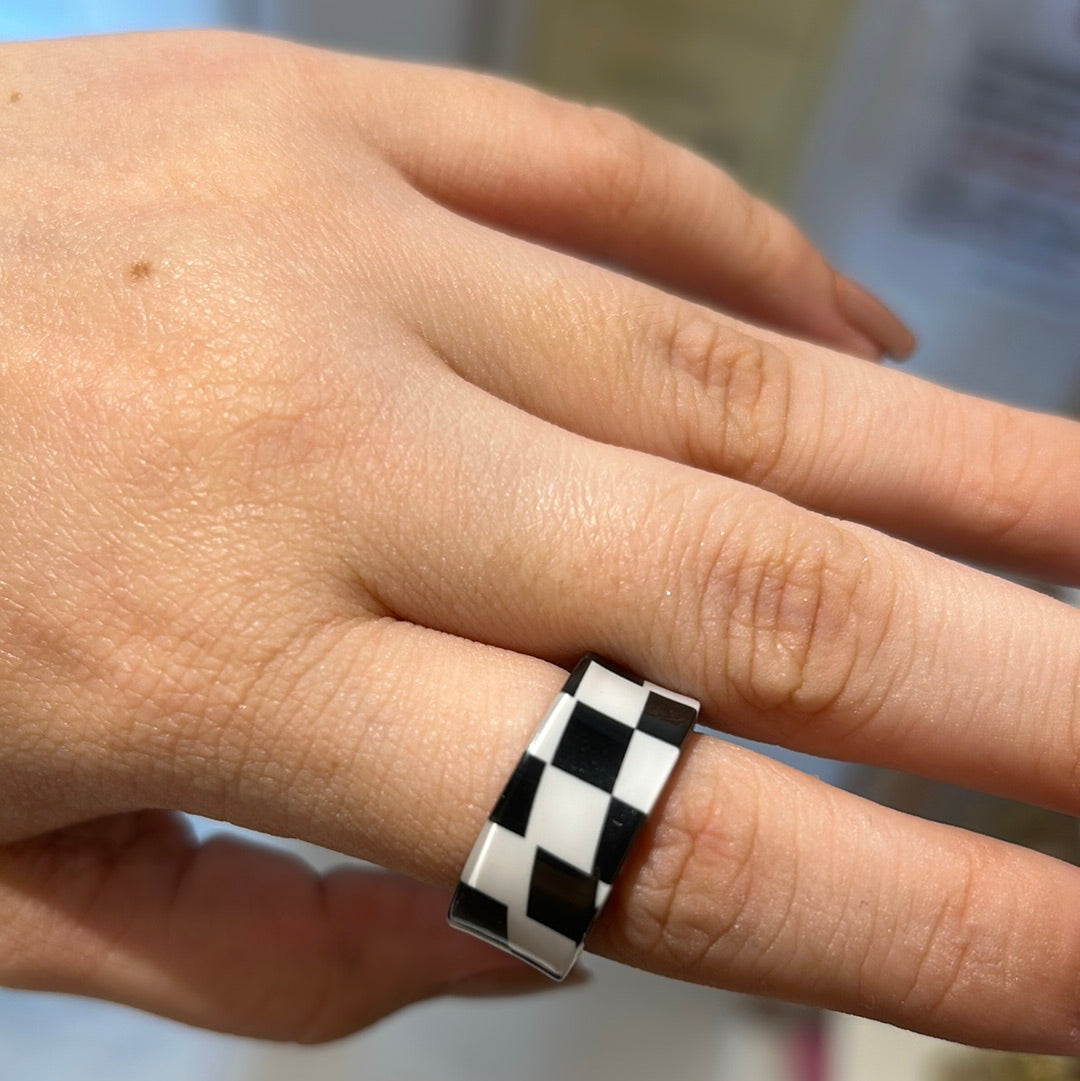 524 Anillos acrílicos sencillos