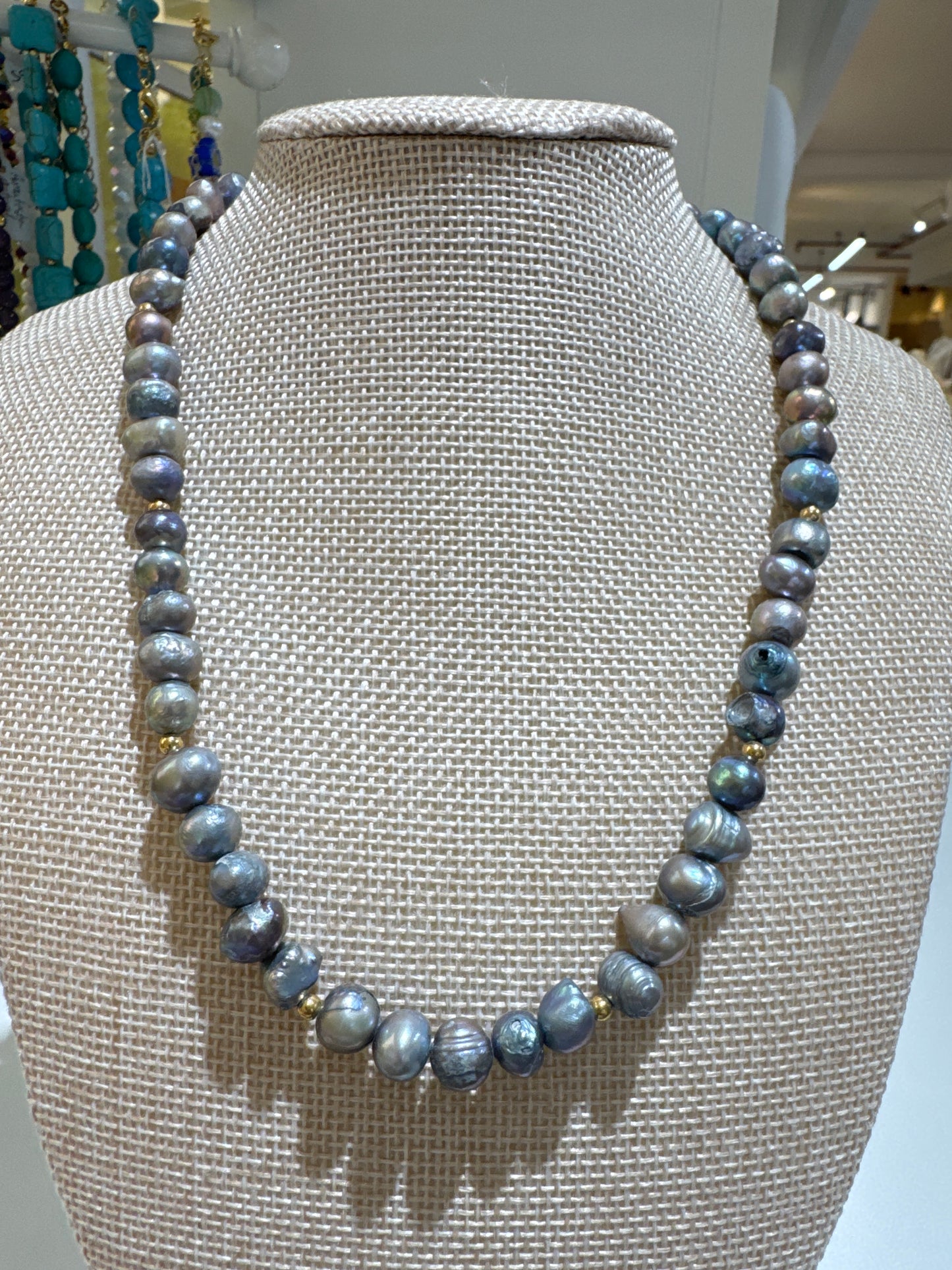 AG110 Collar Perla barroca verdosa mediana