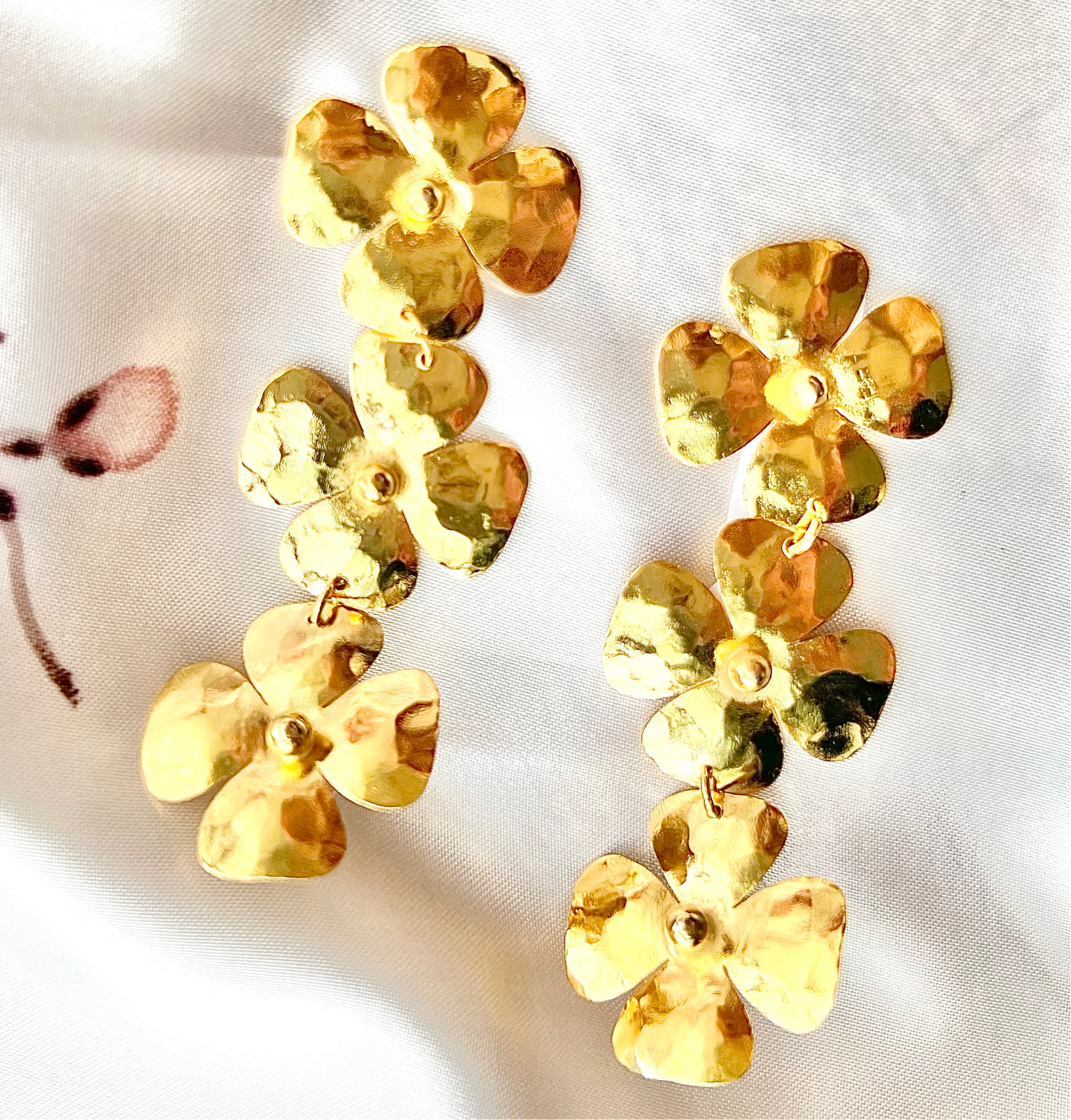 Aretes Flores Triples Orfebrería