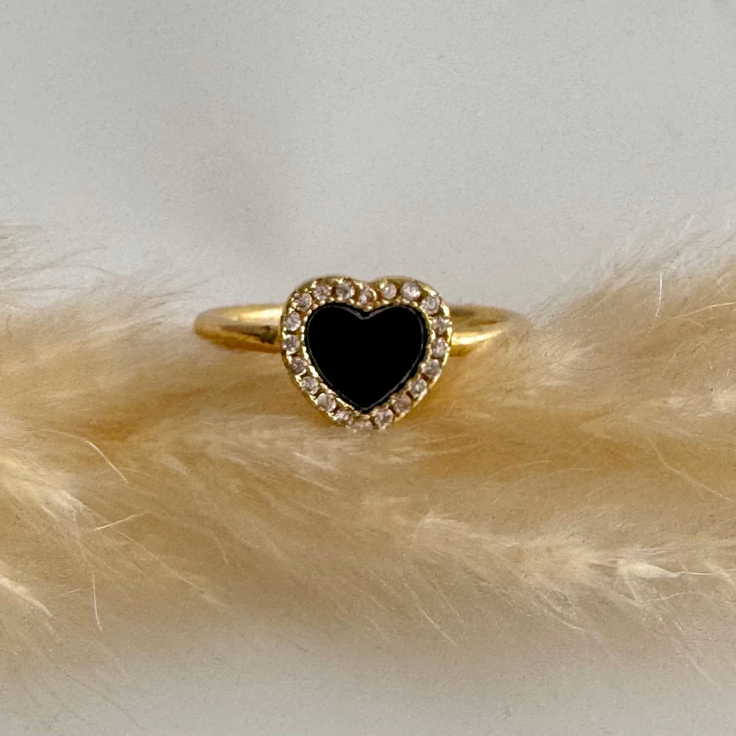 Anillo Corazón Negro Fino / Circones de Rodio