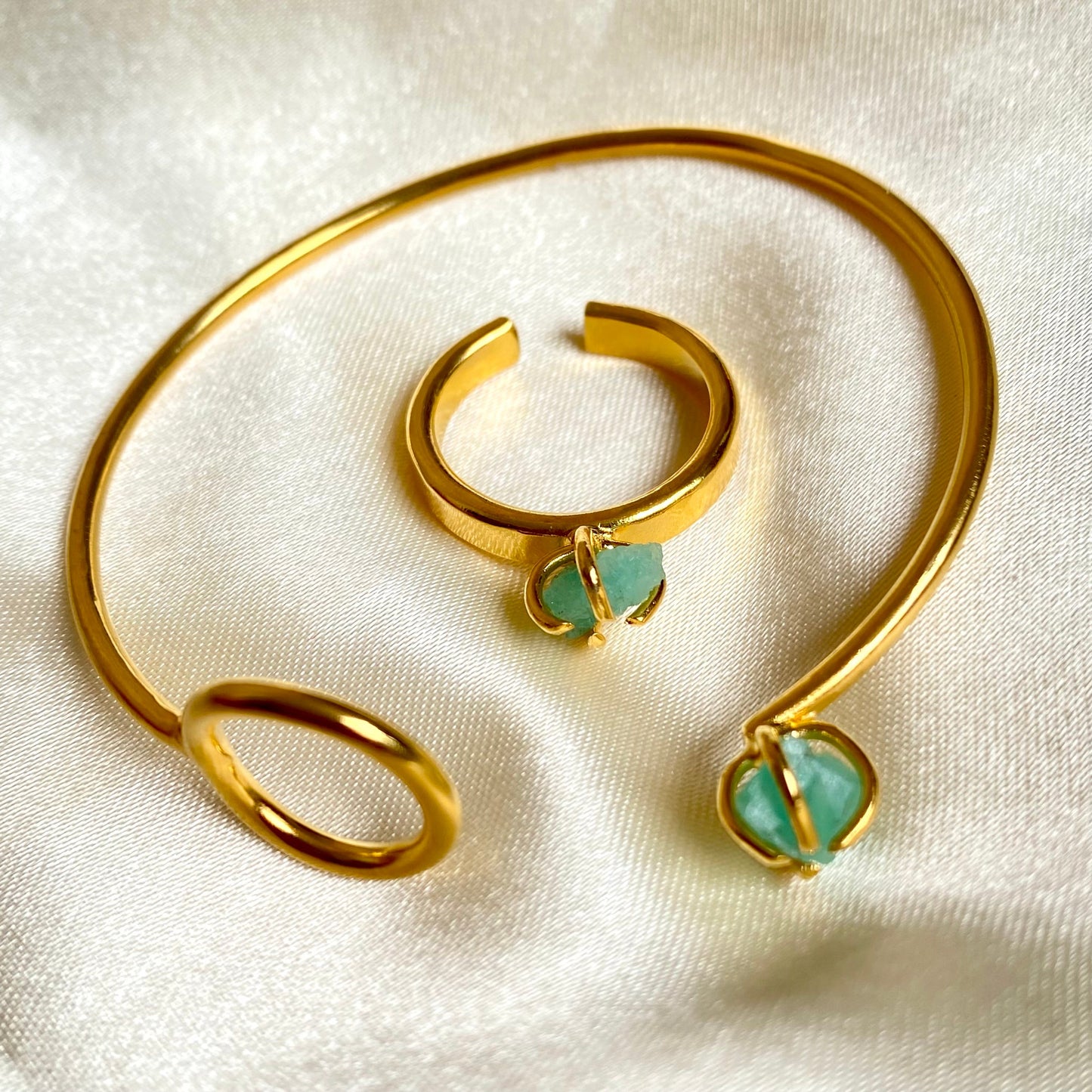 SET Brazalete y Anillo Esmeralda Orfebrería / Oro