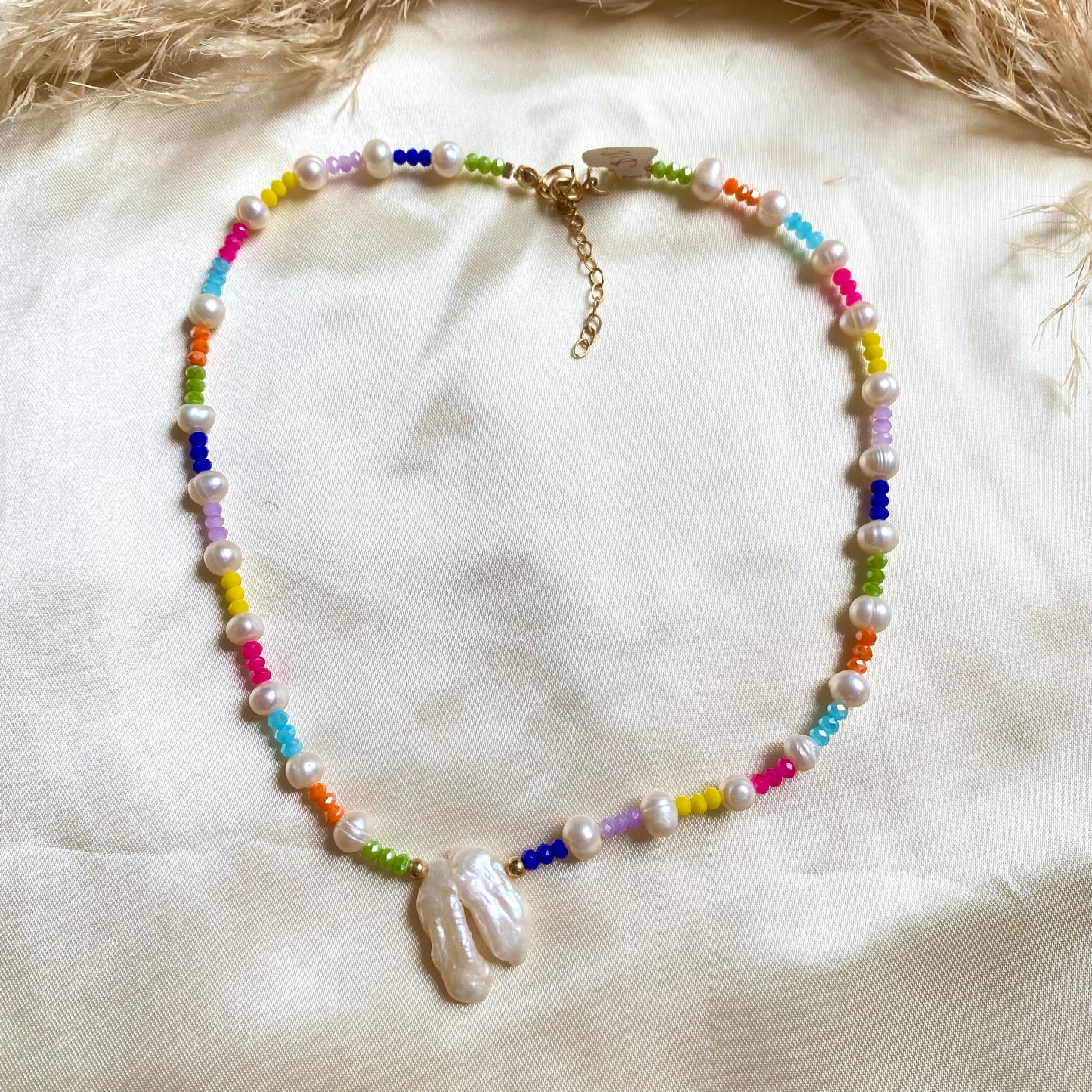 Collar piedras coloridas + Perlas + cuarzo multiforma