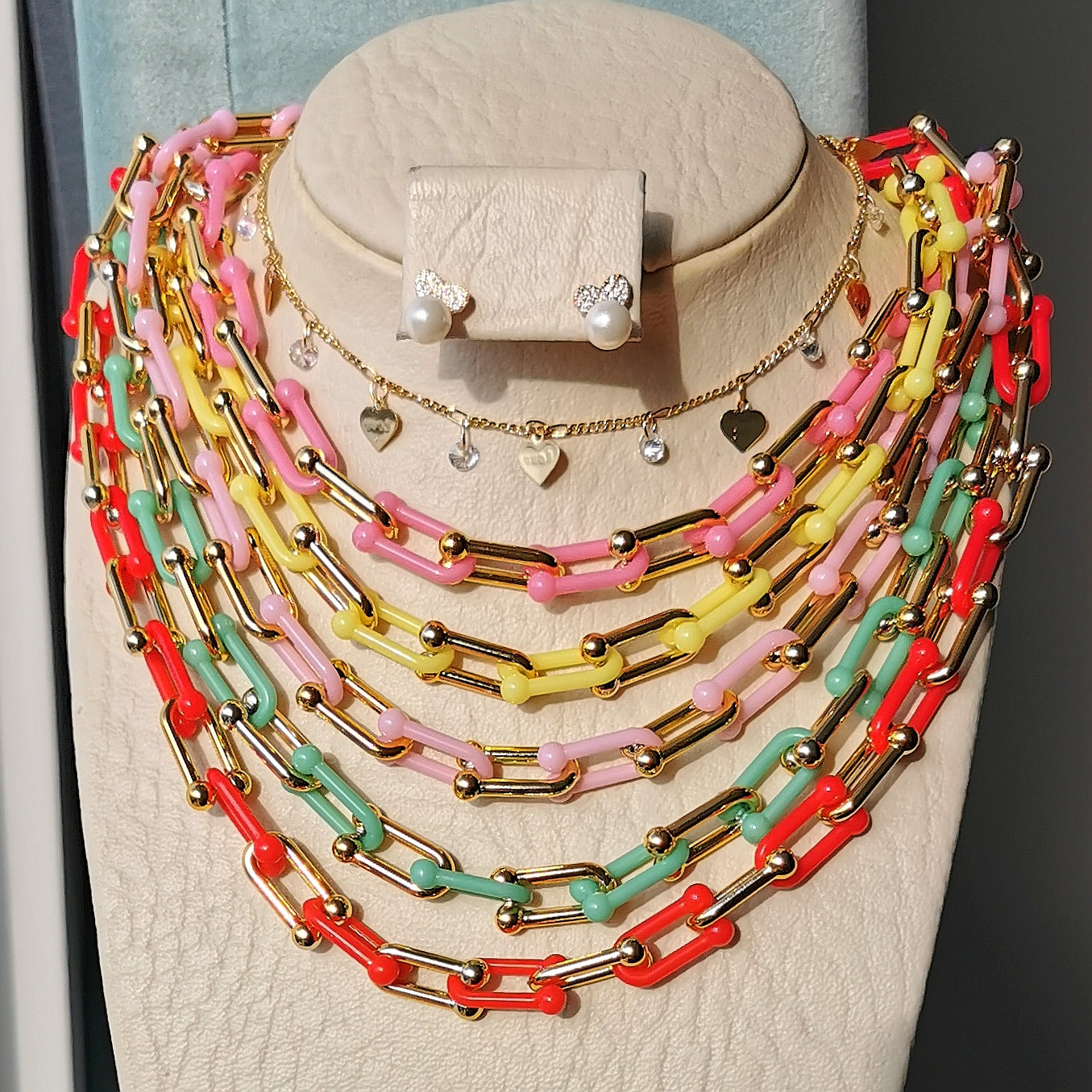 366 Collares acrílicos