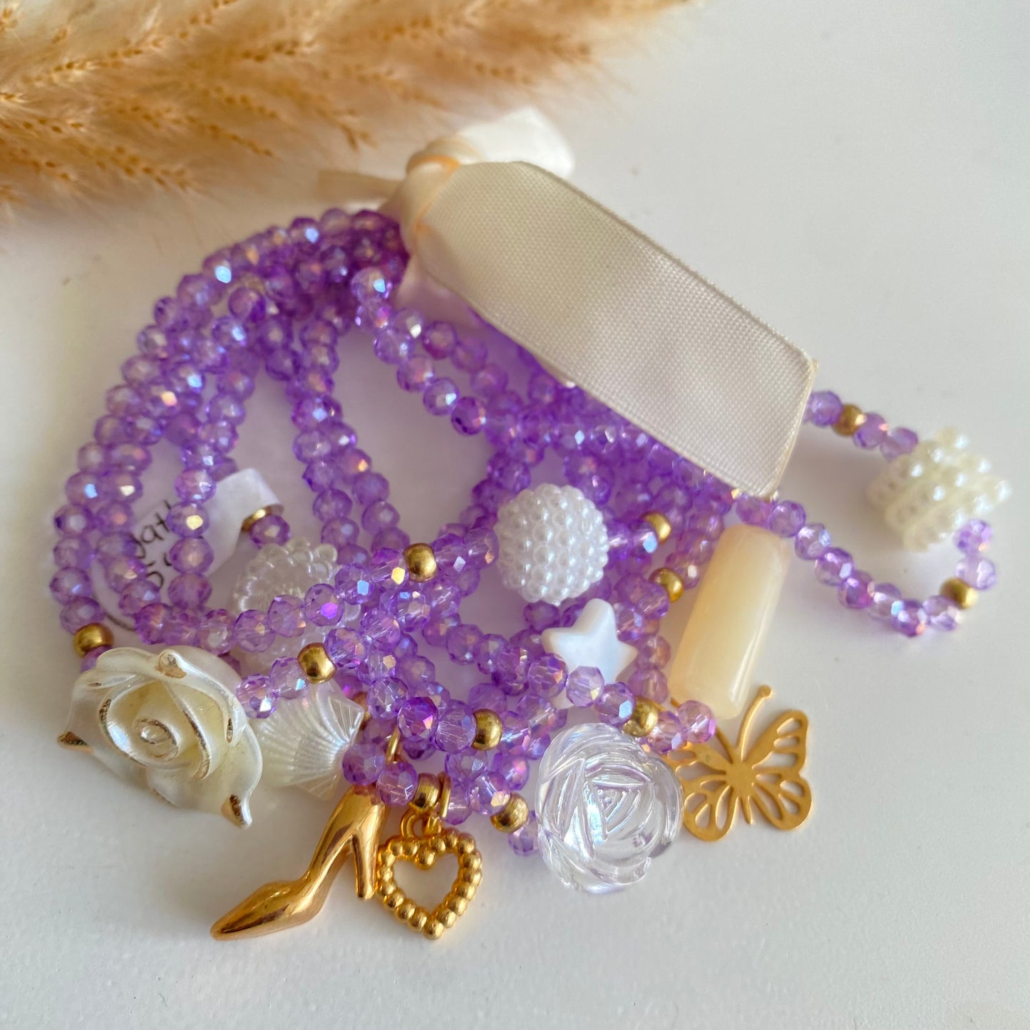 Set Pulseras Cristal Morado + dijes blancos y balines con Baño de Oro