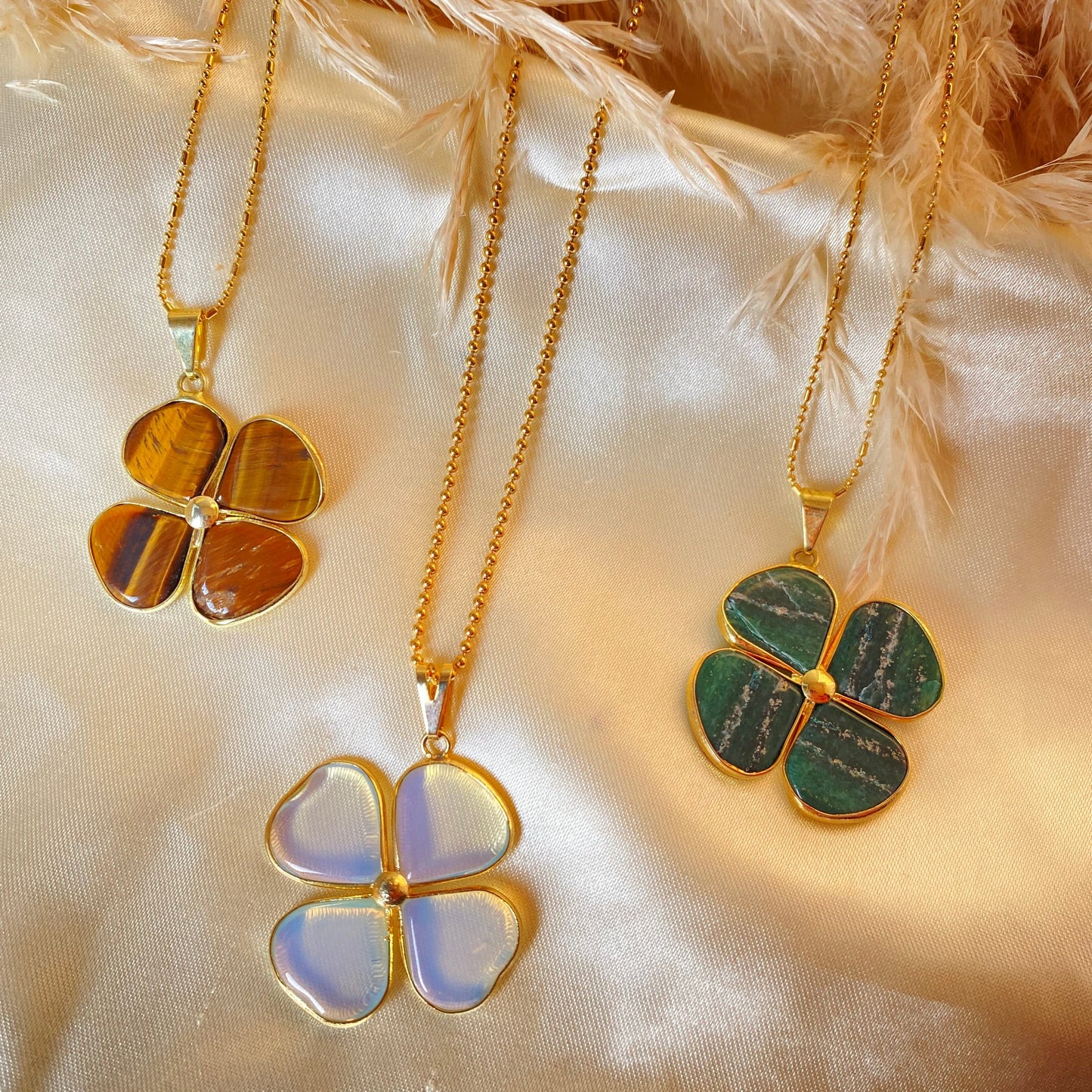 605 Cadena trebol de rodio con baño de oro