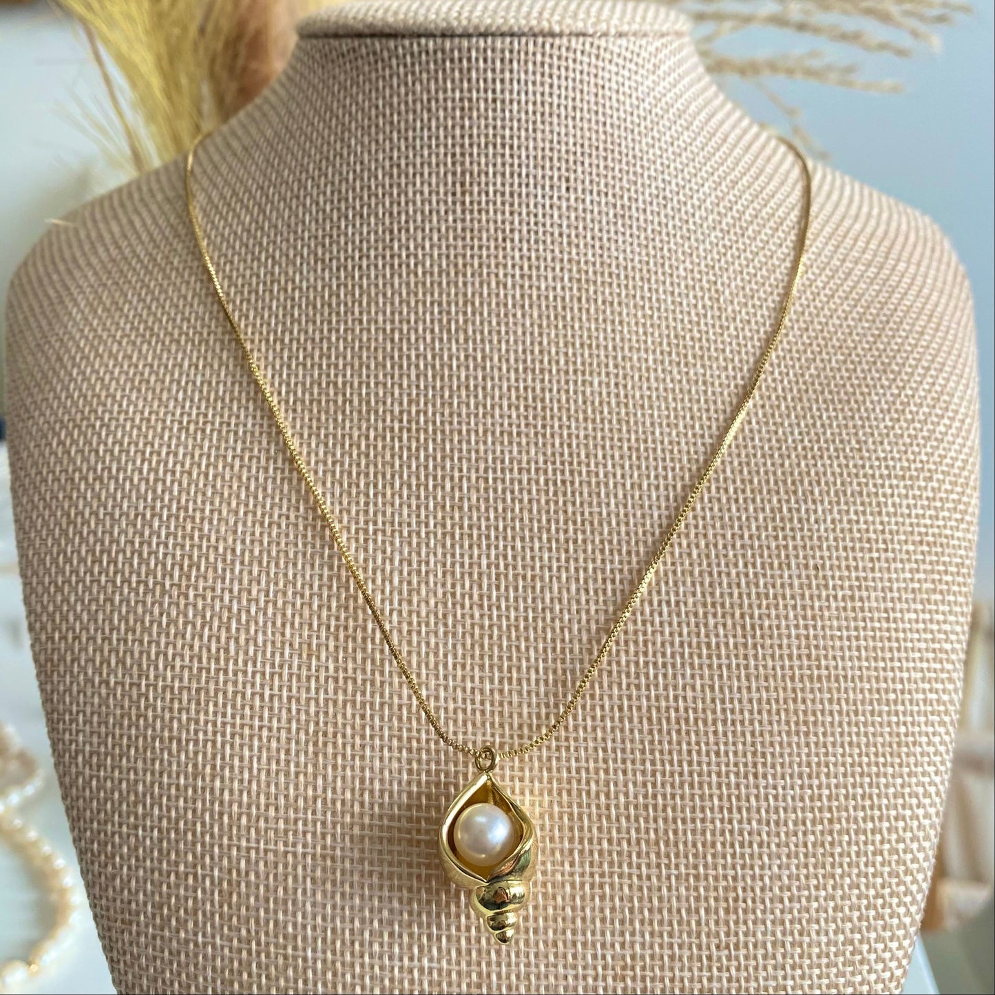 Cadenita Caracola con Perla Blanca Rodio