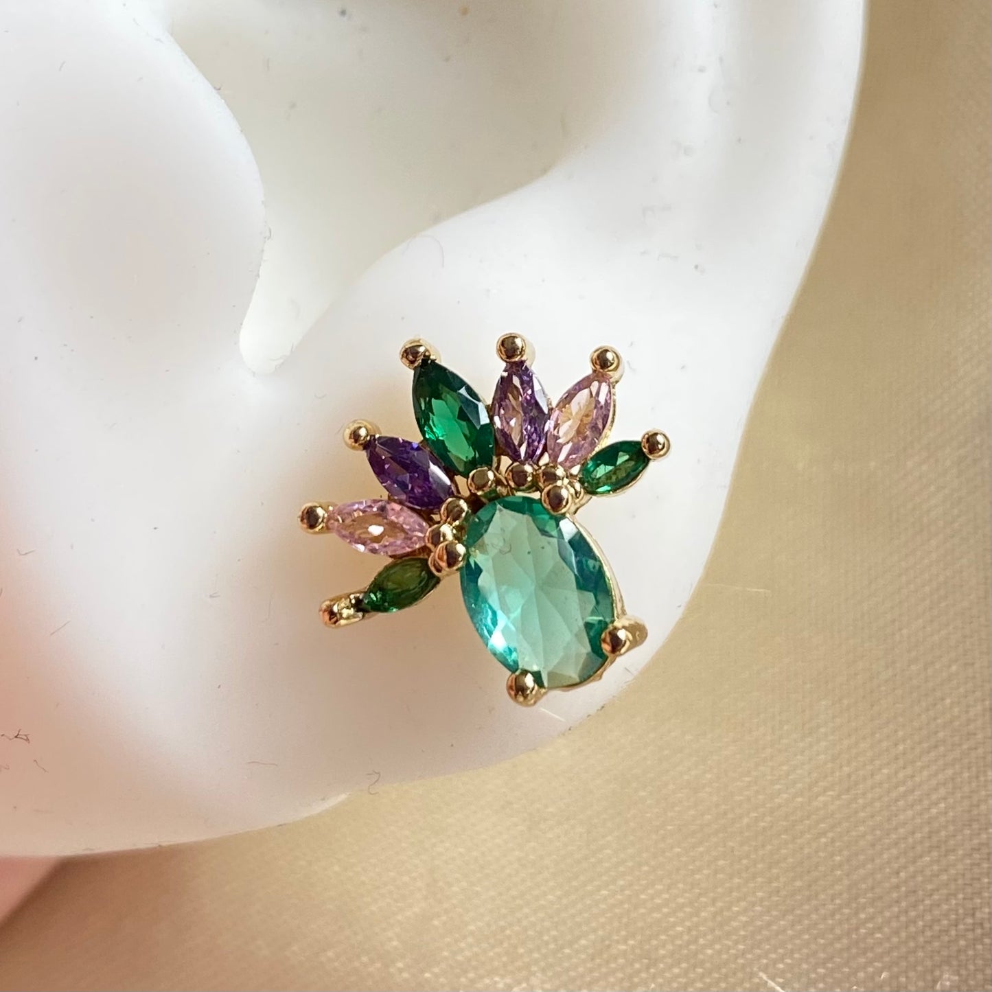 421 Topos piedras verde y multicolor y mariposa con perlitas