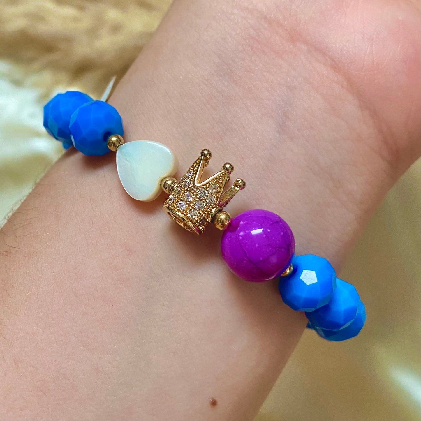 Pulsera Queen cristal azul + dije corona - Ágatha Kids