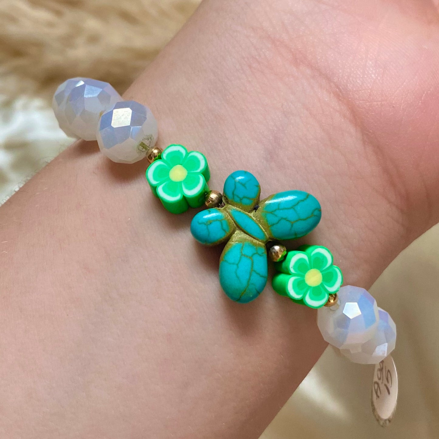 Pulsera Cristales Checo Dije Mariposa verde - Ágatha Kids