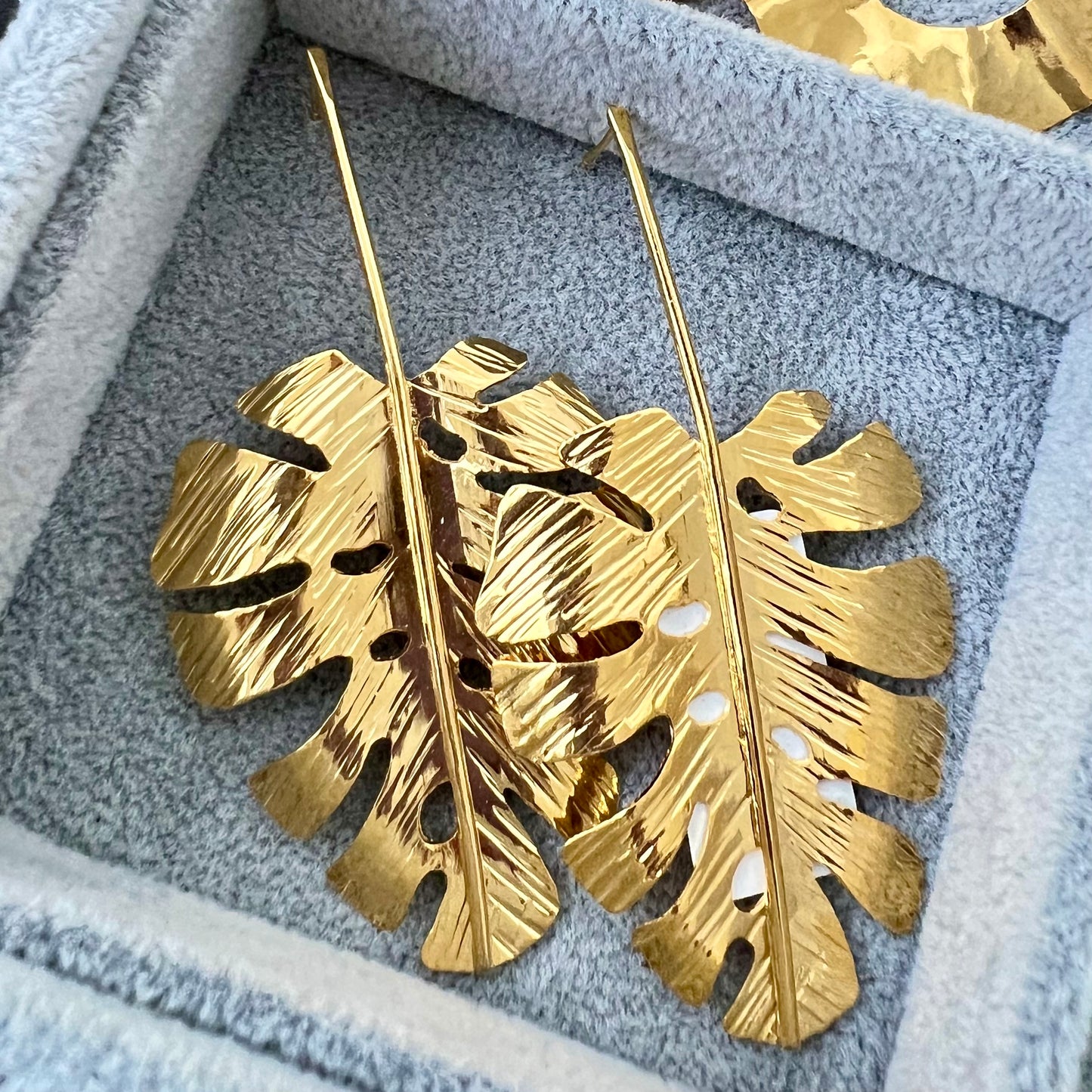 483 Aretes hojas largas orfebreria