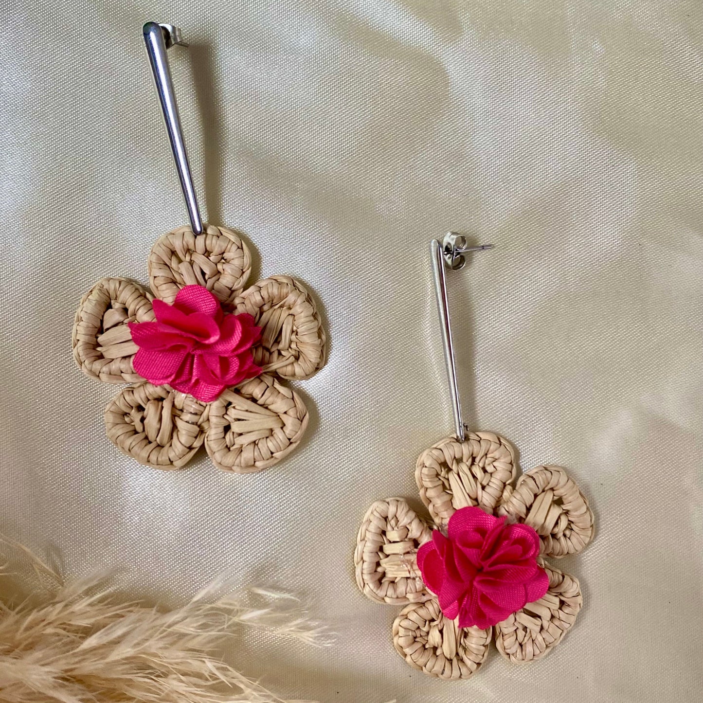 Aretes de Palma de Iraca – Arte y Elegancia Hechos a Mano