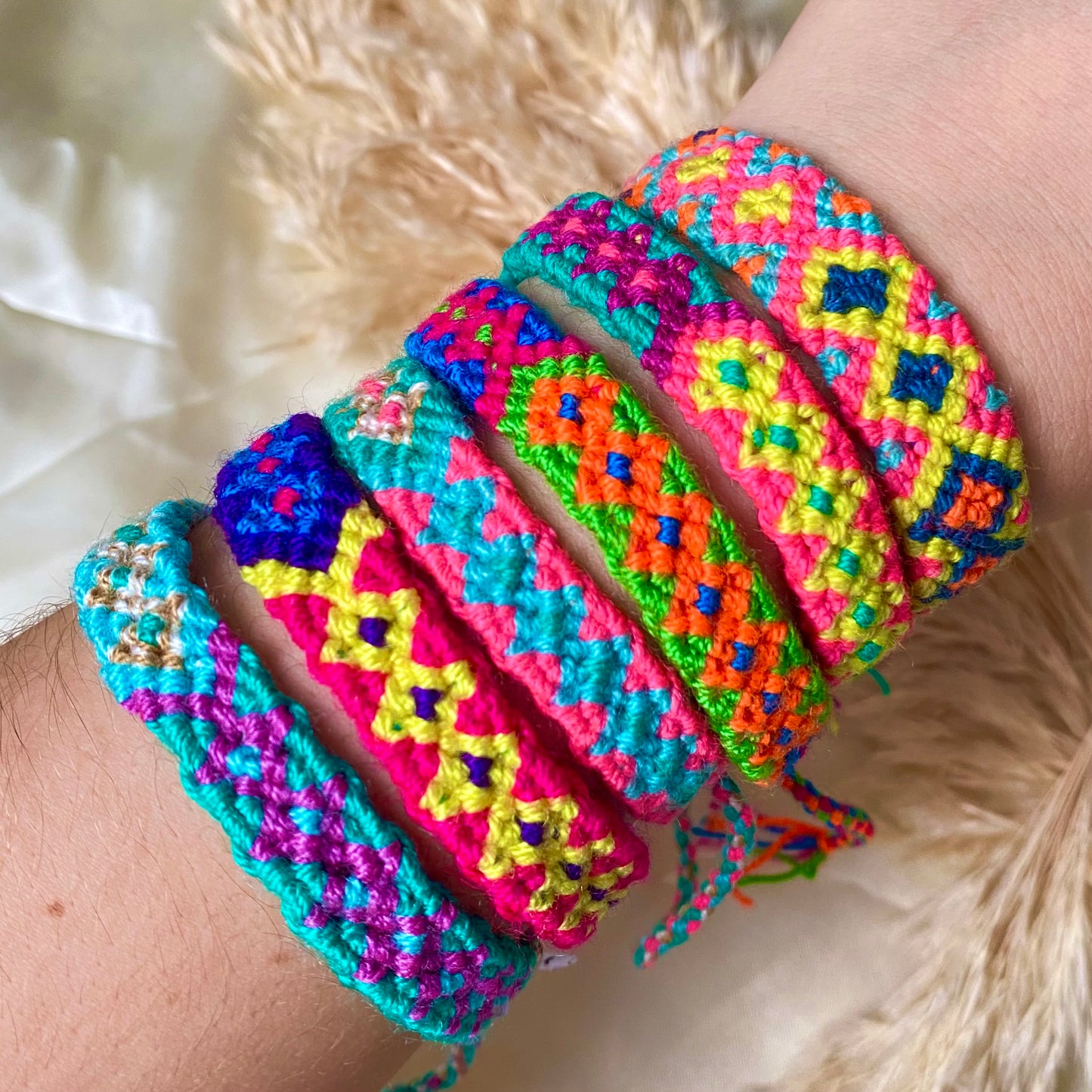 636 Pulseras Wayuu tejidas a mano