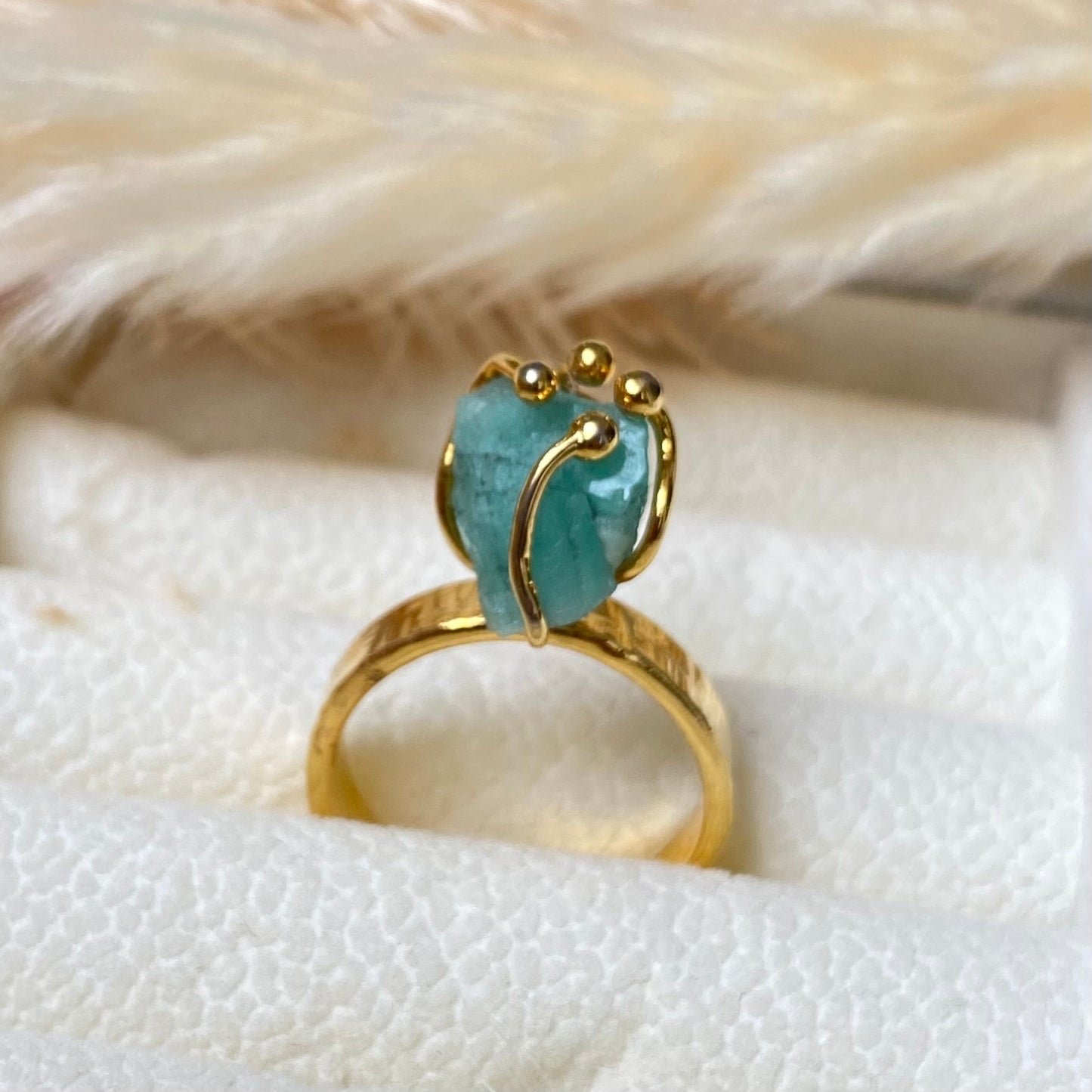 292 Anillo piedra esmeralda orfebreria