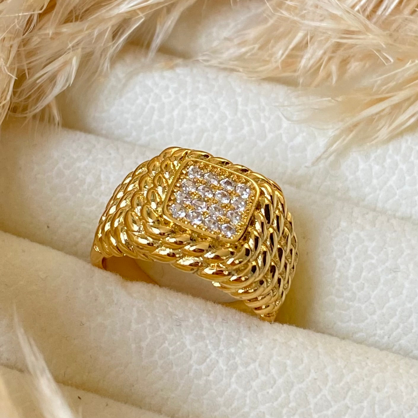 325 Anillo rodio centro cuadrado con circones