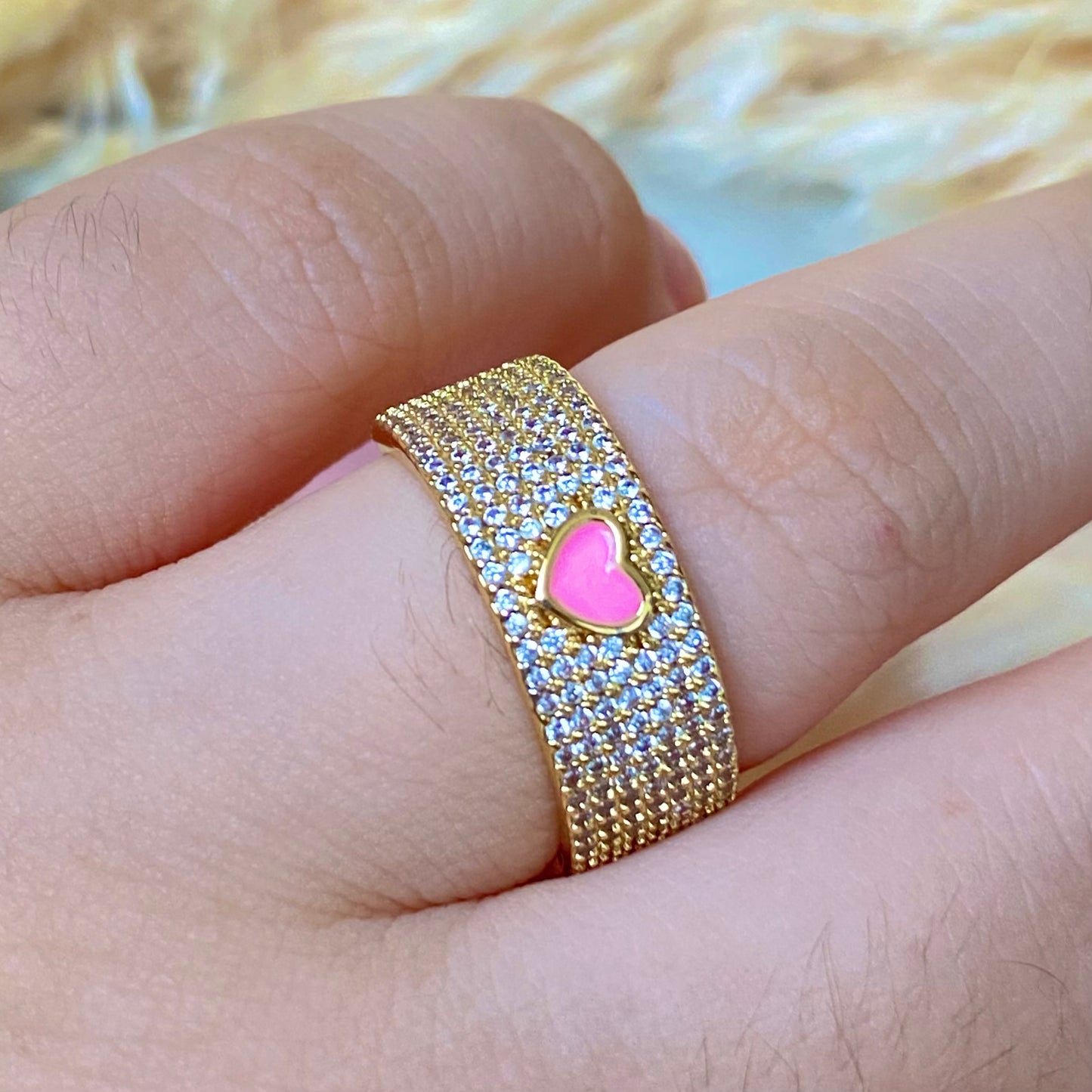 329 Anillo rodio cuadrado circones corazon pequeño en el centro