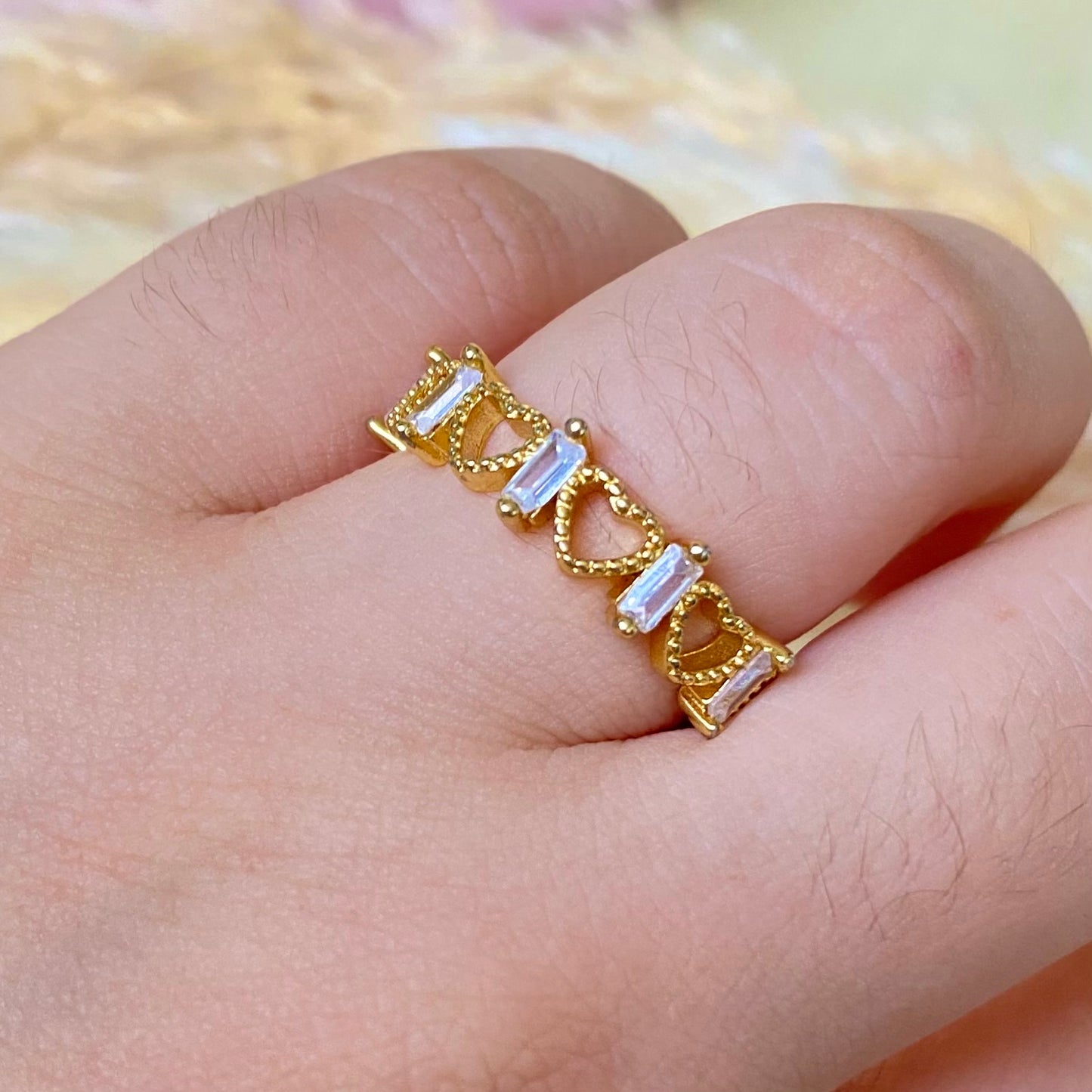 Anillo rodio circones de libélula y corazones