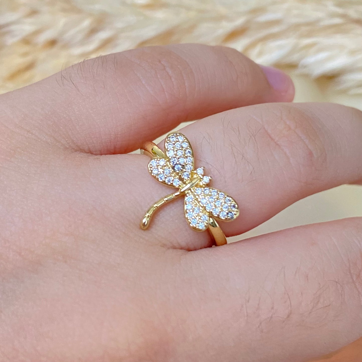 Anillo rodio circones de libélula y corazones