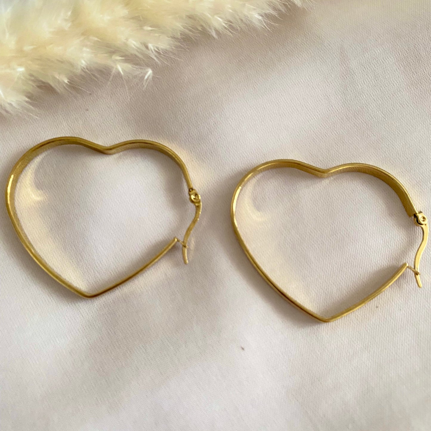 248 Argollas de acero grandes forma de corazón