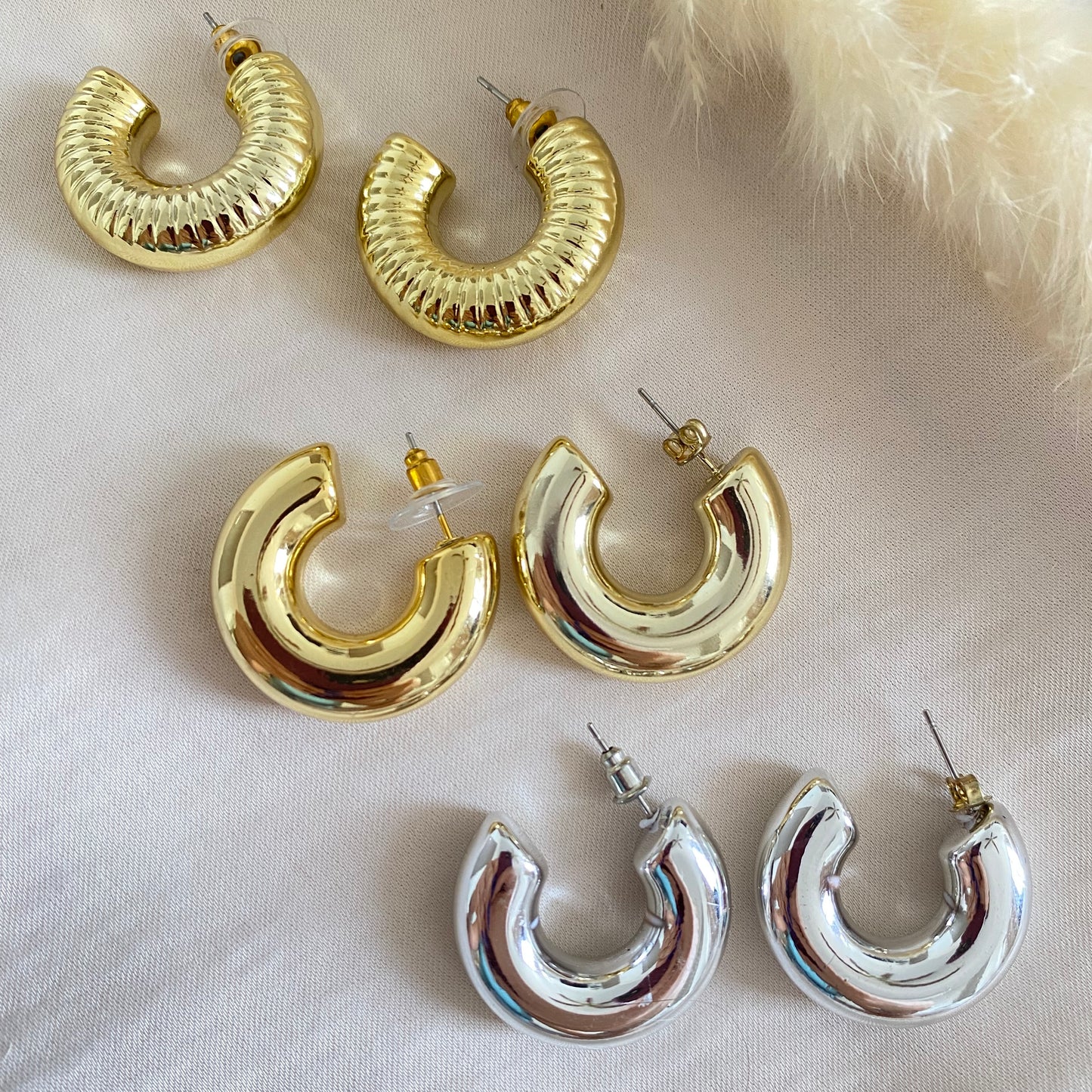 566 Aretes chunky maxi dorado y plateado