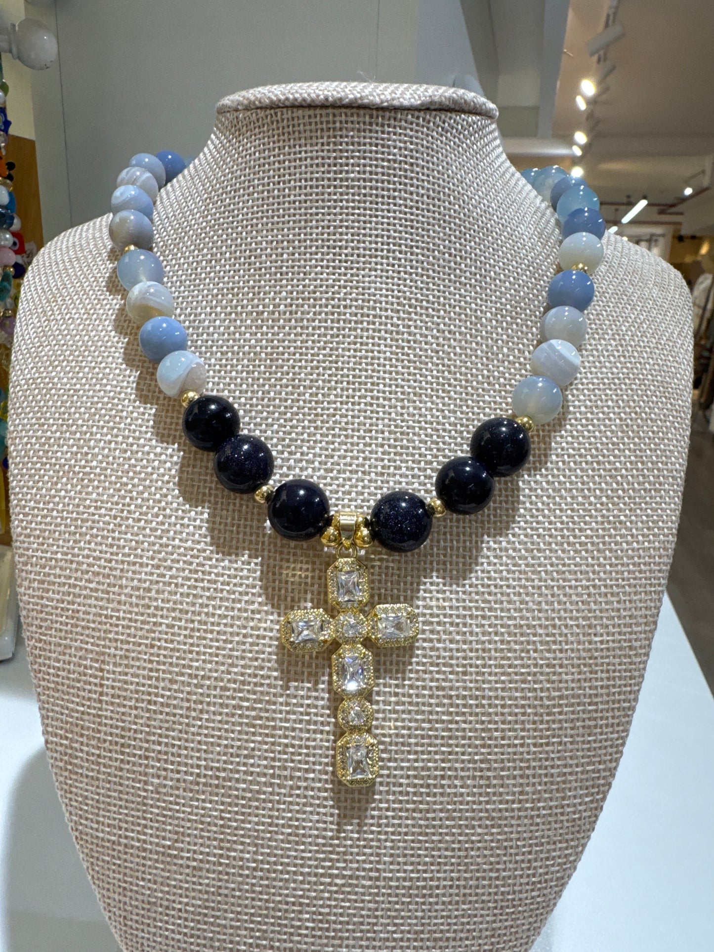 AG554 Collar de piedra naturales naturales calcedonia azul
