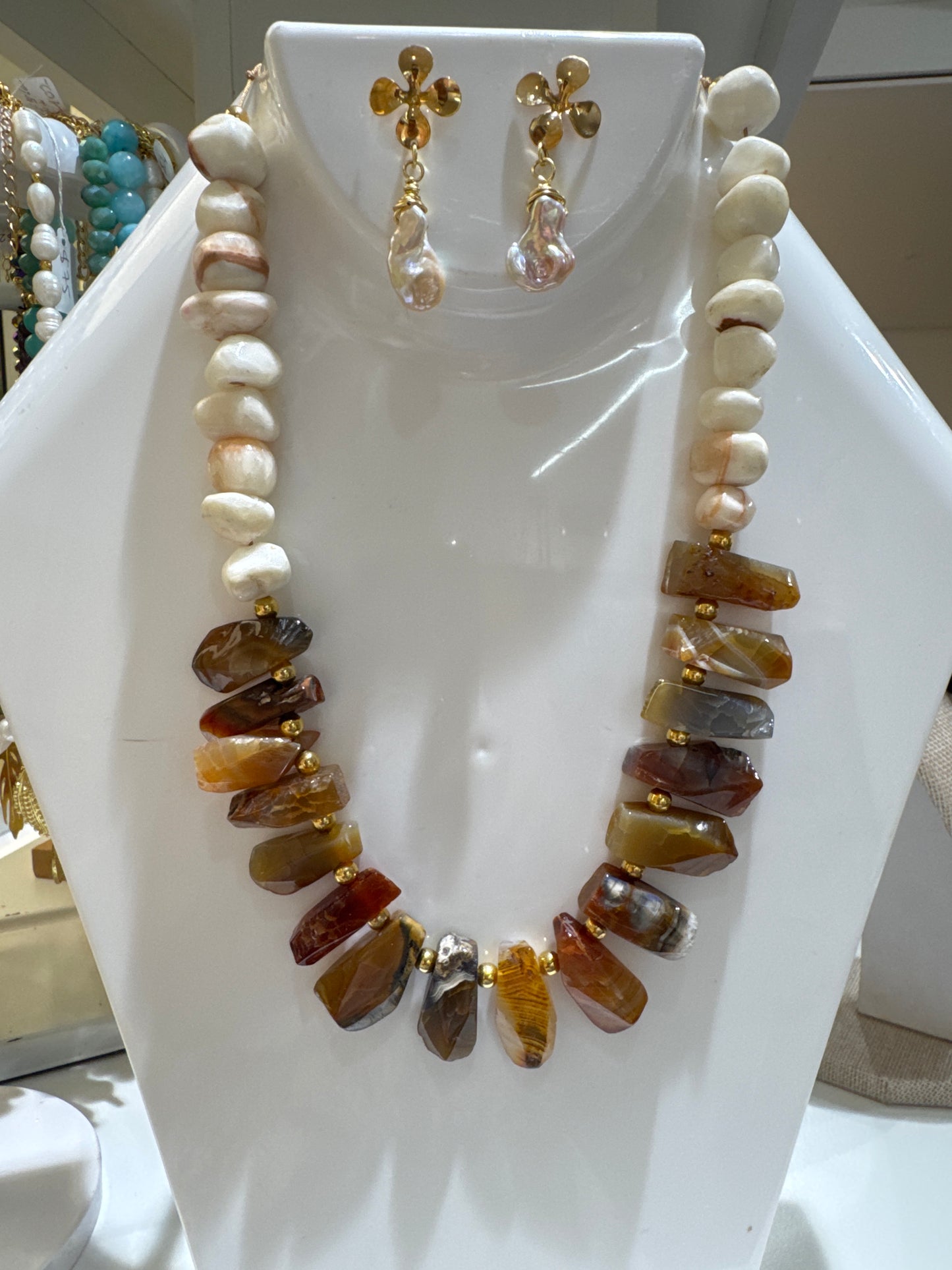 AG706 Collar de piedras naturales naturales multiformas