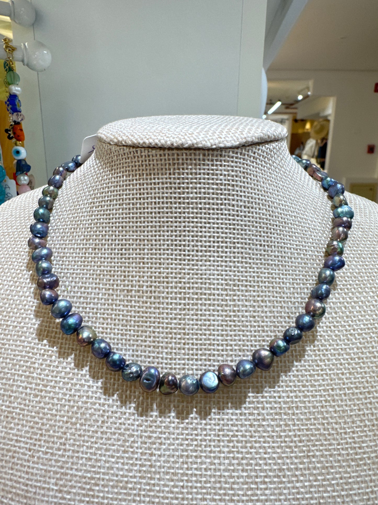 AG111 collar Perlas barroca violeta pequeño