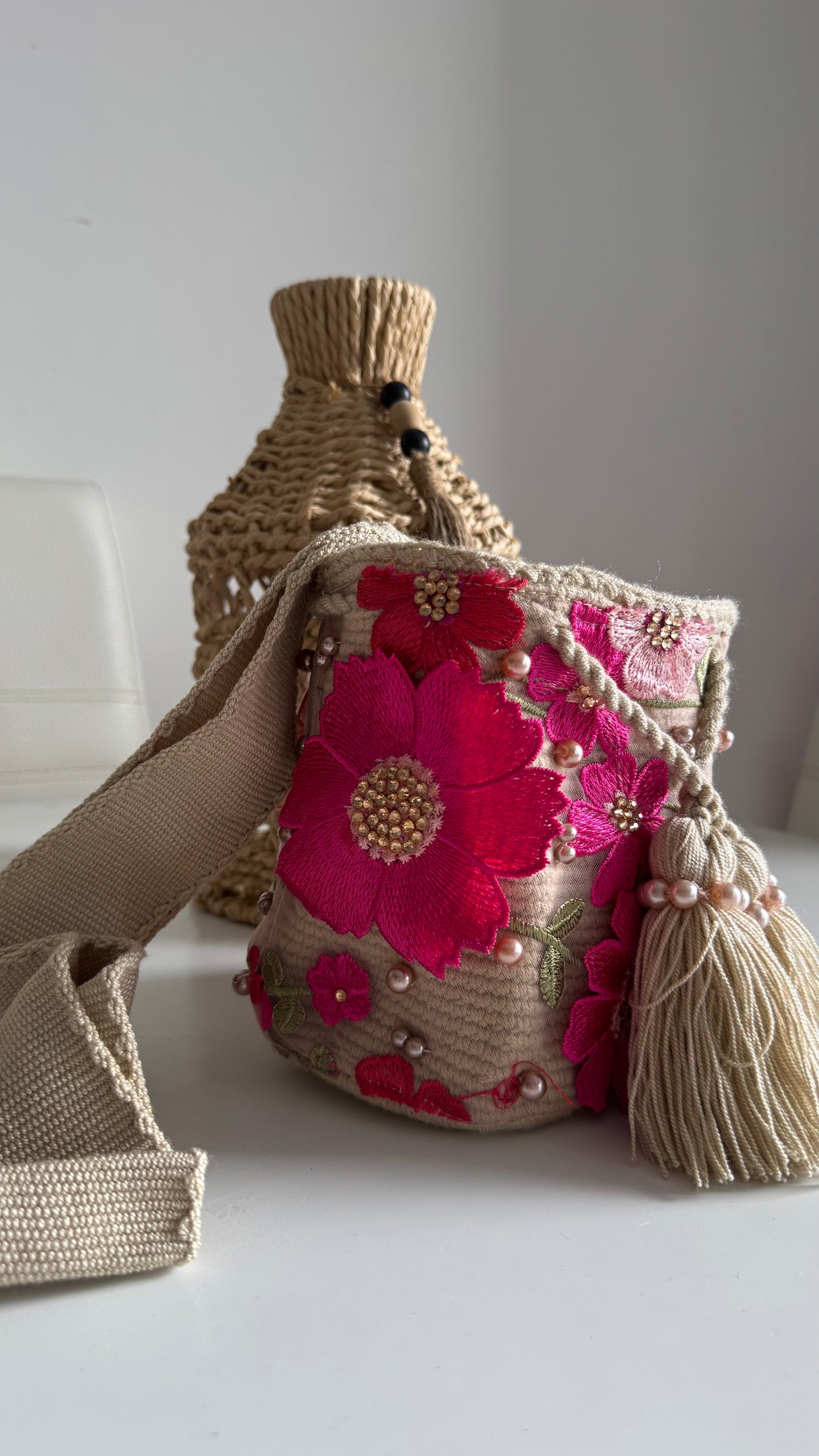 267 Mochilas wayuu recamado de encaje y piedras artesanal