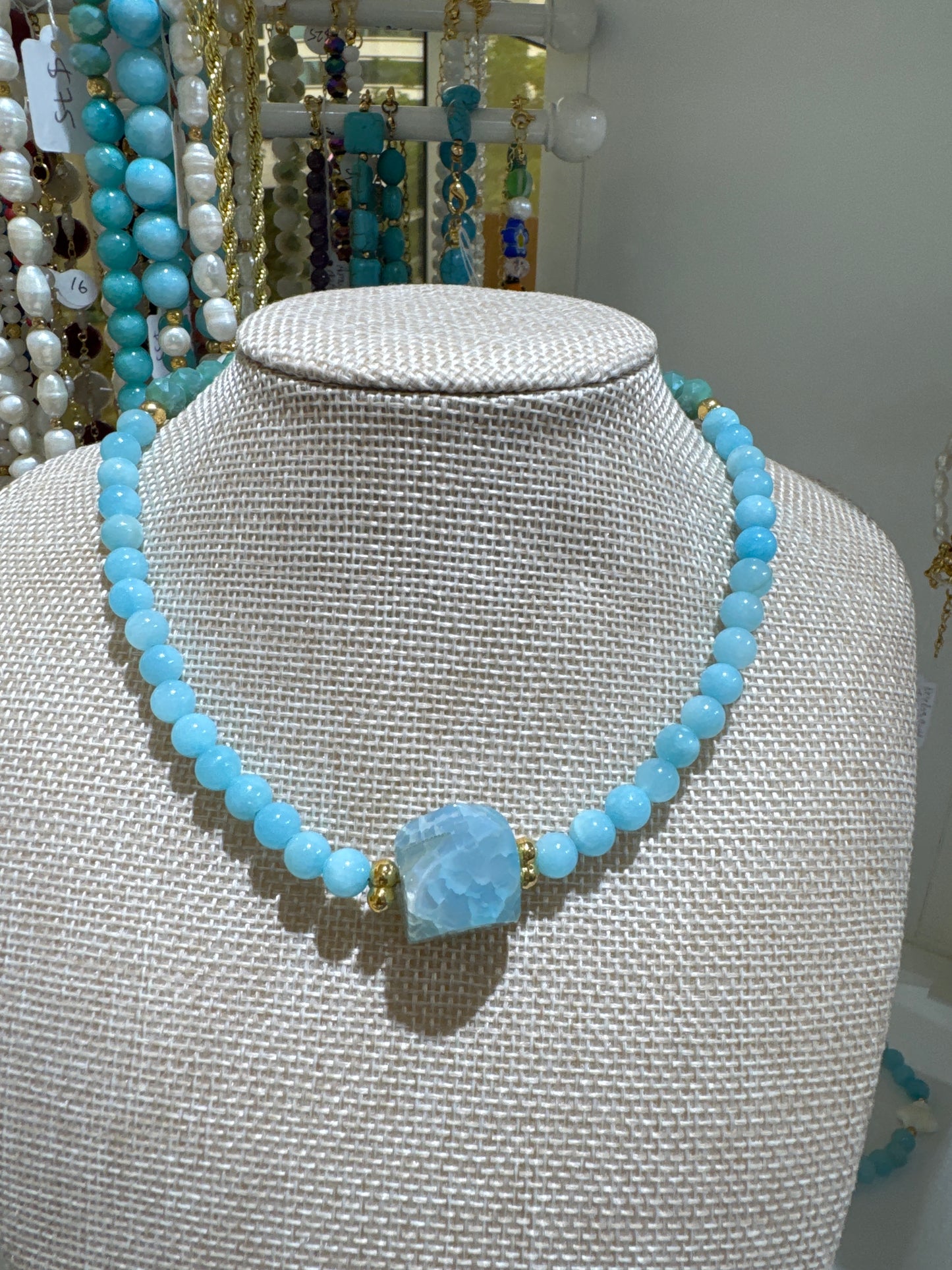 AG709 Collar de piedras naturales