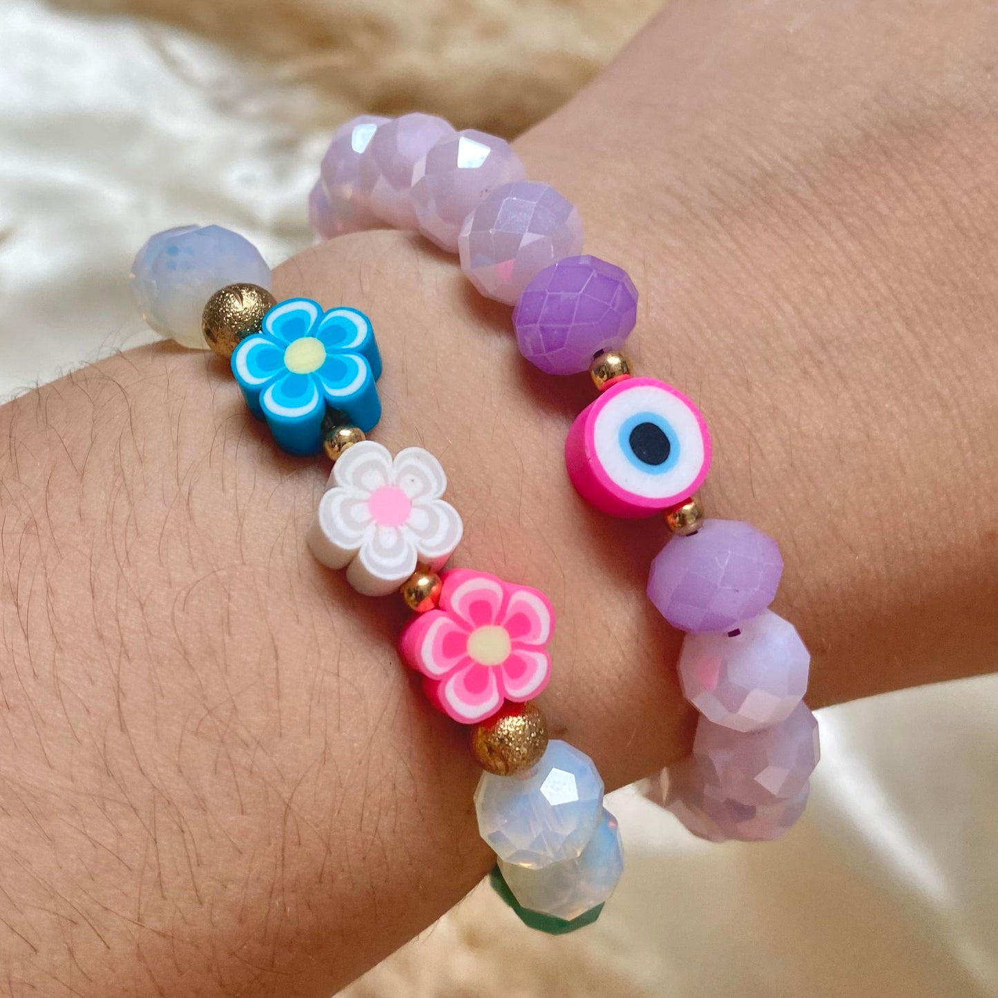 Pulsera cristal checo, fimu y dije varios