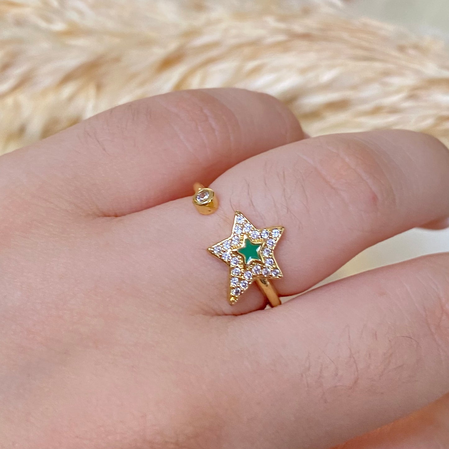 429 Anillo rodio circones y piedras verdes